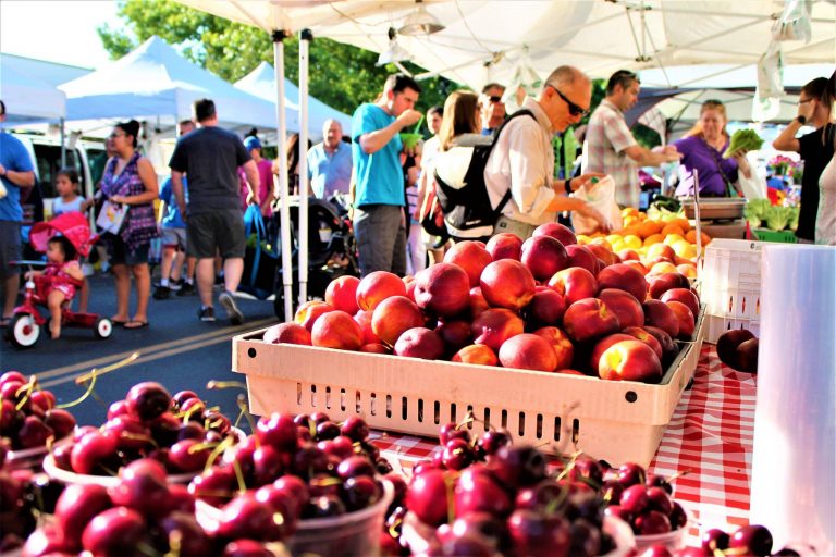 Old Town Clovis Farmers Markets: Fruit, Vegetables and Music