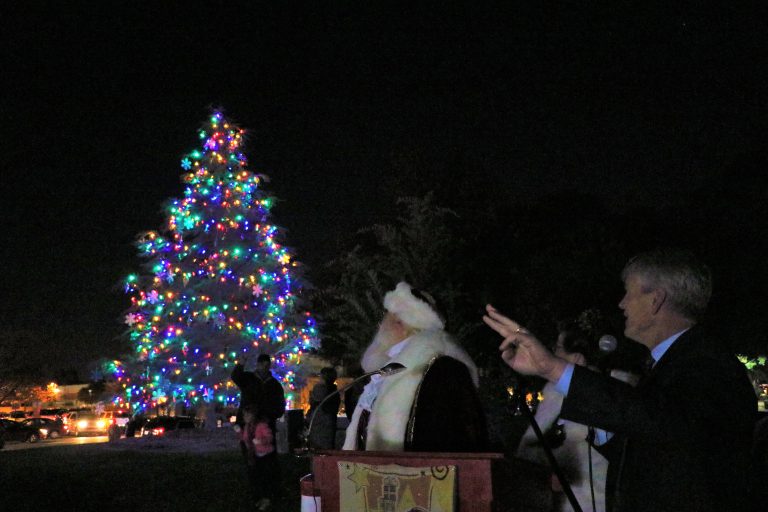 Santa arrives in Clovis, lights City Hall Christmas tree