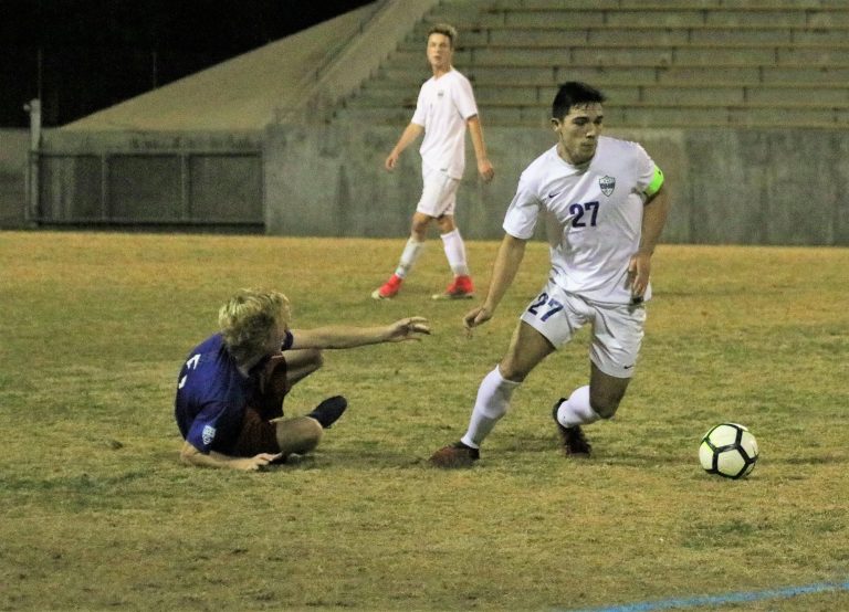 Clovis opens league with dramatic win