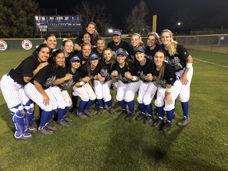 Clovis’ seven-run inning lifts Cougars to Easter title over Buchanan