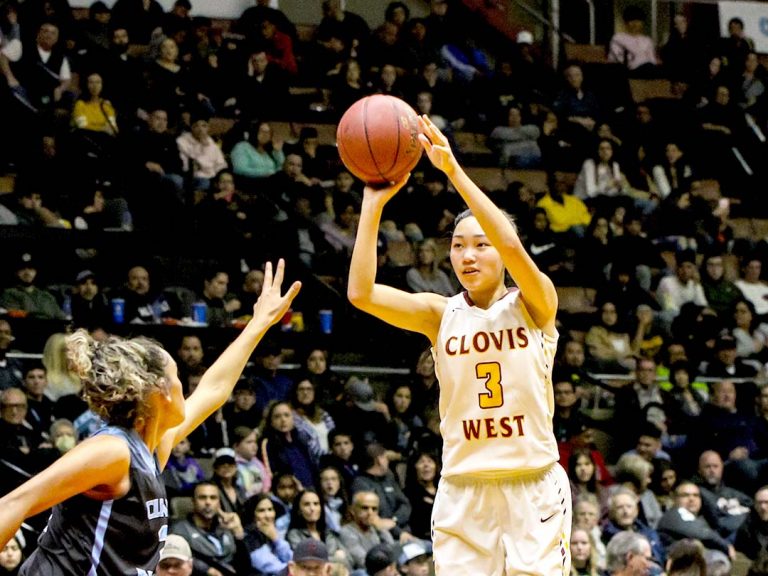 Clovis West routes Clovis North for 7th straight Valley title