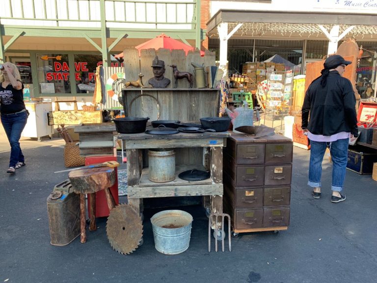 Old Town Clovis: Junk For Everyone