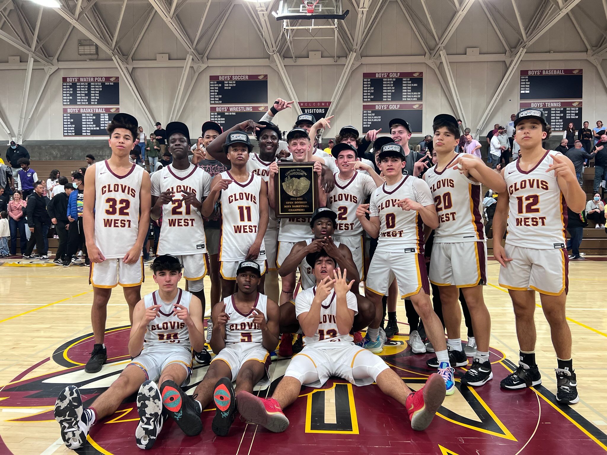 Clovis West roars back, wins Open Division basketball title game for