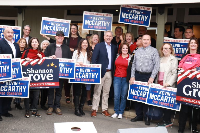 Congressman Kevin McCarthy Rounds Up Clovis supporters at Campaign Office