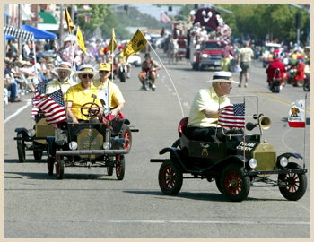 The Clovis Rodeo Parade will return on Saturday, April 23, 2022