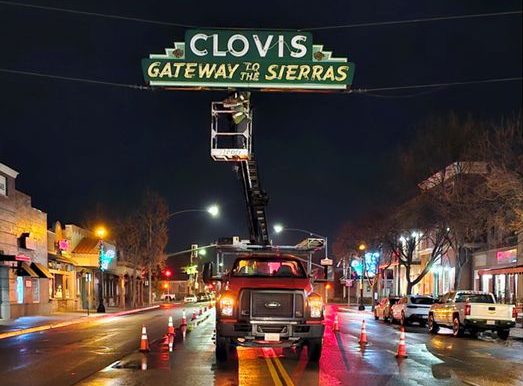 “Clovis, Gateway to the Sierras” Sign and its history